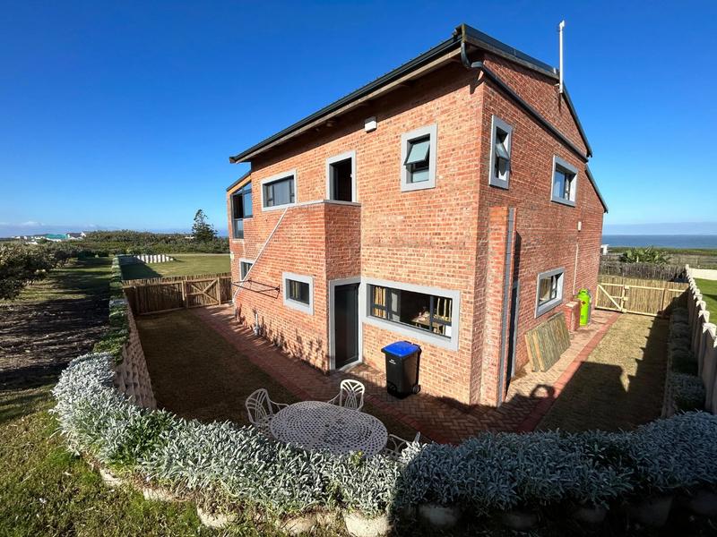 To Let 1 Bedroom Property for Rent in Cape St Francis Eastern Cape